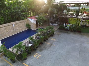 Moderno departamento con balcón, piscina y áreas sociales en Katamar II - Manta