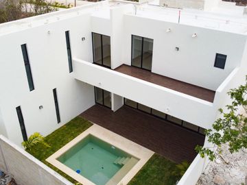CASA EN CHOLUL, EN PRIVADA PLENUM RESIDENCIAL, ENTREGA INMEDIATA.