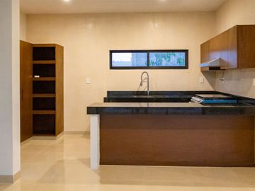 CASA EN CHOLUL, EN PRIVADA PLENUM RESIDENCIAL, ENTREGA INMEDIATA.