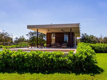 CASA EN CHOLUL, EN PRIVADA PLENUM RESIDENCIAL, ENTREGA INMEDIATA.
