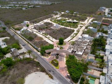 CASA EN CHOLUL, EN PRIVADA PLENUM RESIDENCIAL, ENTREGA INMEDIATA.