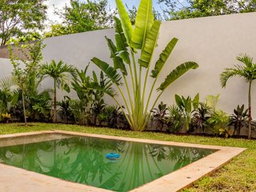 CASA EN CHOLUL, EN PRIVADA PLENUM RESIDENCIAL, ENTREGA INMEDIATA.