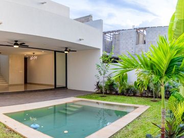 CASA EN CHOLUL, EN PRIVADA PLENUM RESIDENCIAL, ENTREGA INMEDIATA.