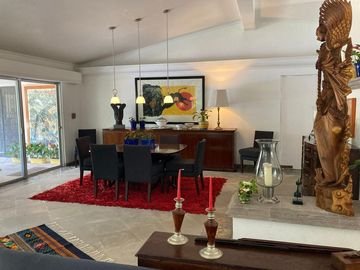 VENDO ESPECTACULAR QUINTA EN CUERNAVACA, MAGNIFICA UBICACIÓN