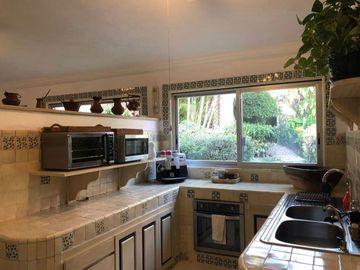 VENDO ESPECTACULAR QUINTA EN CUERNAVACA, MAGNIFICA UBICACIÓN