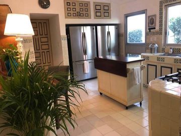 VENDO ESPECTACULAR QUINTA EN CUERNAVACA, MAGNIFICA UBICACIÓN
