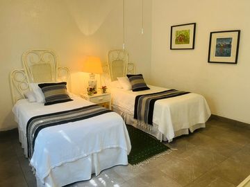 VENDO ESPECTACULAR QUINTA EN CUERNAVACA, MAGNIFICA UBICACIÓN