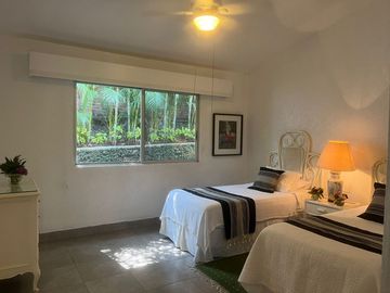 VENDO ESPECTACULAR QUINTA EN CUERNAVACA, MAGNIFICA UBICACIÓN