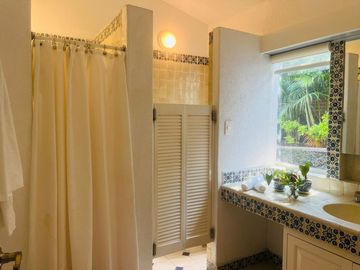 VENDO ESPECTACULAR QUINTA EN CUERNAVACA, MAGNIFICA UBICACIÓN