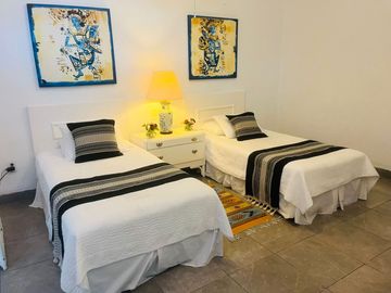 VENDO ESPECTACULAR QUINTA EN CUERNAVACA, MAGNIFICA UBICACIÓN