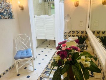 VENDO ESPECTACULAR QUINTA EN CUERNAVACA, MAGNIFICA UBICACIÓN