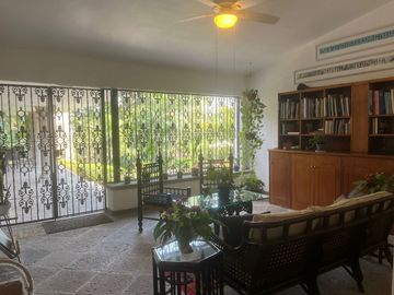 VENDO ESPECTACULAR QUINTA EN CUERNAVACA, MAGNIFICA UBICACIÓN