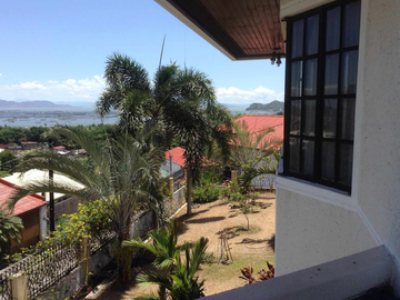 Large house atop Makiling Heights Subdivision
