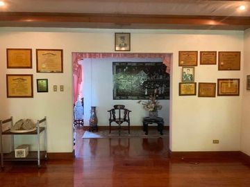 Large house atop Makiling Heights Subdivision