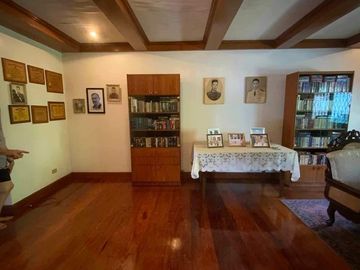 Large house atop Makiling Heights Subdivision