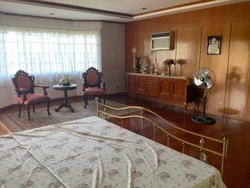 Large house atop Makiling Heights Subdivision