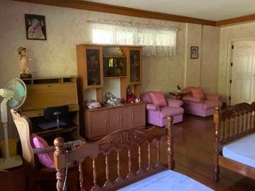 Large house atop Makiling Heights Subdivision