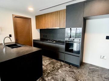 EXCLUSIVO Y LUJOSO DEPARTAMENTO CON PRECIO DE OPORTUNIDAD EN LA ICÓNICA SHARK TOWER, PUERTO CANCUN