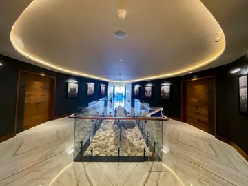 EXCLUSIVO Y LUJOSO DEPARTAMENTO CON PRECIO DE OPORTUNIDAD EN LA ICÓNICA SHARK TOWER, PUERTO CANCUN