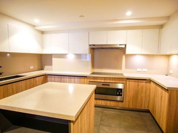 For Sale: 3BR unit in Twin Towers Makati