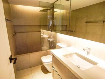 For Sale: 3BR unit in Twin Towers Makati
