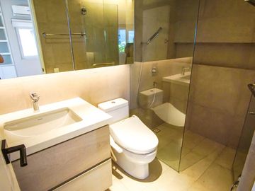 For Sale: 3BR unit in Twin Towers Makati