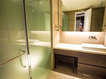 For Sale: 3BR unit in Twin Towers Makati