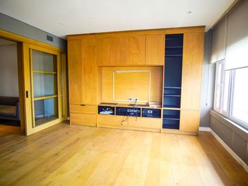 For Sale: 3BR unit in Twin Towers Makati