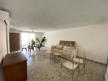 CASA AMUEBLADA EN SANTIAGO, CENTRO MÉRIDA.