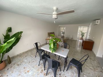 CASA AMUEBLADA EN SANTIAGO, CENTRO MÉRIDA.