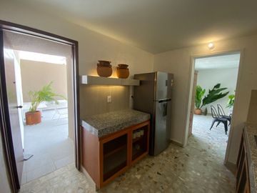 CASA AMUEBLADA EN SANTIAGO, CENTRO MÉRIDA.