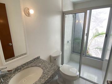 CASA AMUEBLADA EN SANTIAGO, CENTRO MÉRIDA.