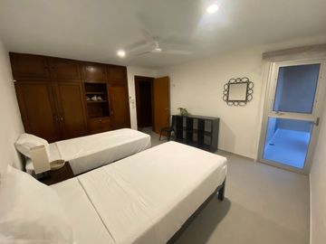 CASA AMUEBLADA EN SANTIAGO, CENTRO MÉRIDA.