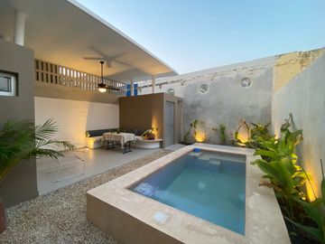CASA AMUEBLADA EN SANTIAGO, CENTRO MÉRIDA.