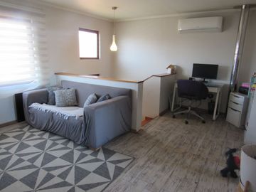 Venta hermosa propiedad, sector residencial y consolidado en Machalí
