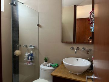VENDO APARTAMENTO CRISTALES