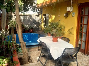 Se vende casa de dos pisos en Peñalolen