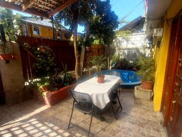 Se vende casa de dos pisos en Peñalolen