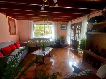 Se vende casa de dos pisos en Peñalolen