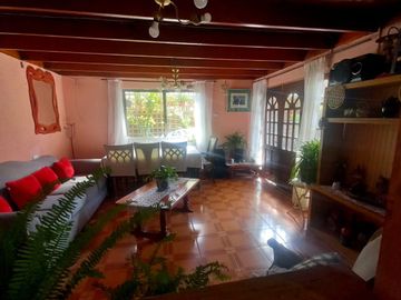 Se vende casa de dos pisos en Peñalolen
