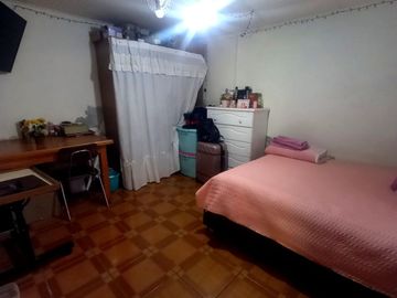 Se vende casa de dos pisos en Peñalolen