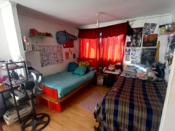 Se vende casa de dos pisos en Peñalolen