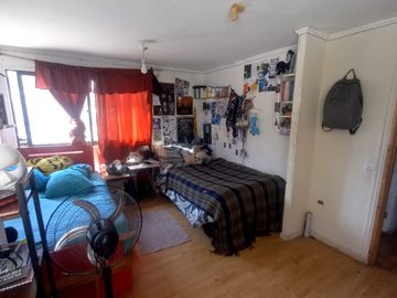 Se vende casa de dos pisos en Peñalolen