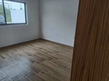 Venta de NUEVA CASA de 4 recamaras y 4 baños en Solares Banthi