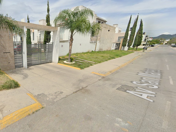 EN REMATE CASA EN TIERRA RESIDENCIAL 