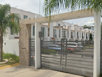 EN REMATE CASA EN TIERRA RESIDENCIAL 