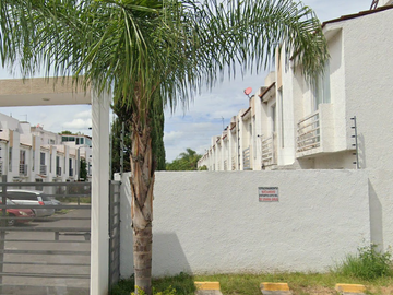EN REMATE CASA EN TIERRA RESIDENCIAL 