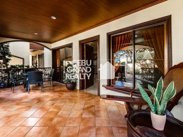 Furnished 3 Bedroom House with Swimming Pool for Sale in Maria Luisa Park