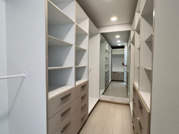 VENTA DE PENTHOUSE EN CUMBAYA NUEVO Y HERMOSO