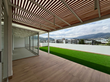 VENTA DE PENTHOUSE EN CUMBAYA NUEVO Y HERMOSO